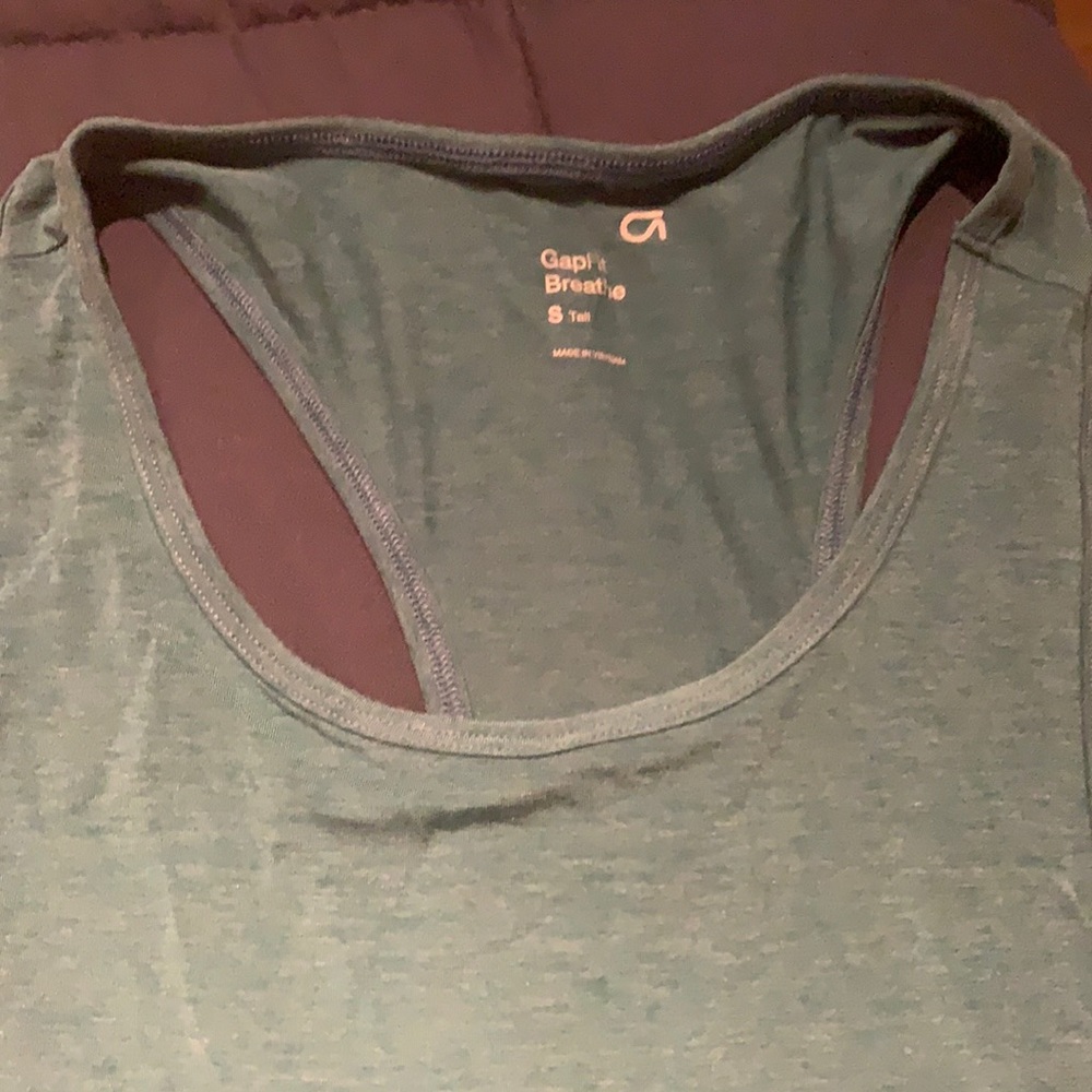 New with tags Gap Fit Breathe Tank